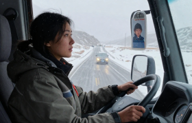 “卡嫂”进藏：是悲壮逃离，还是货运路上的性别突围？